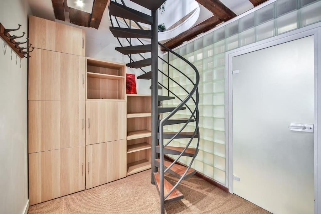 Typical Parisian Duplex#4Pers#Le Marais Appartement Buitenkant foto